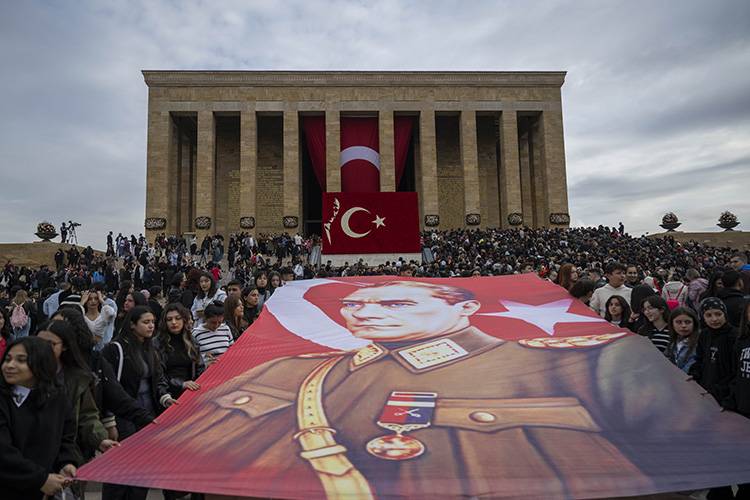 Anıtkabir'de ziyaretçi yoğunluğu 5